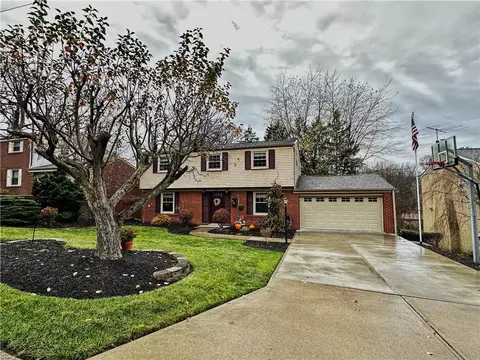 326 Tara Dr, Pleasant Hills, PA 15236