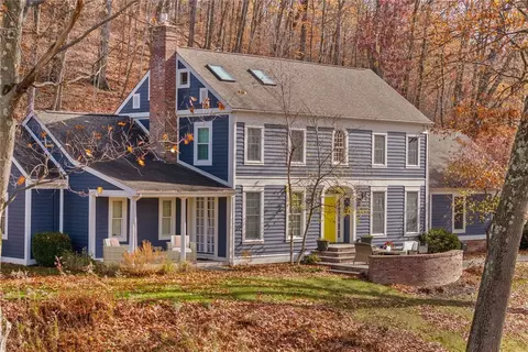 1 Woodcliff Rd, Pittsburgh, PA 15238