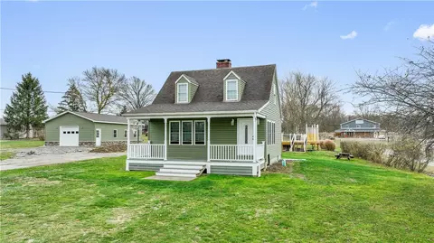 1534 E Laurel Cir, Mount Pleasant, PA 15666