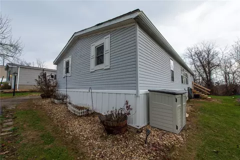 227 Willie Ln, Export, PA 15632 photo 2