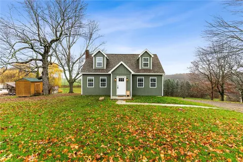 205 Rennick Rd, Butler, PA 16002