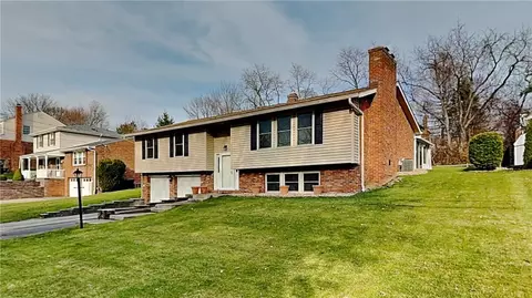 1989 Carriage Hill Rd, Allison Park, PA 15101