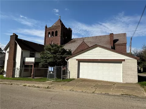 601 605 Fruit Ave, Farrell, PA 16121 photo 3