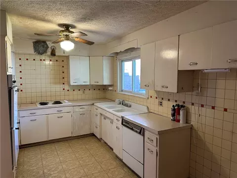 601 605 Fruit Ave, Farrell, PA 16121 photo 5