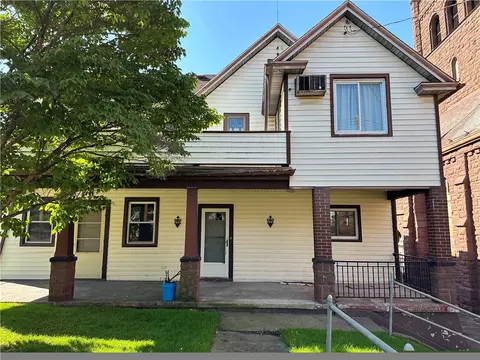 601 605 Fruit Ave, Farrell, PA 16121 photo 4