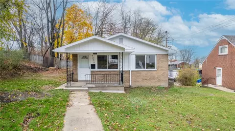 4376 Gladstone St, Pittsburgh, PA 15207