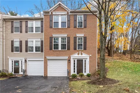 375 Murrays Ln, Pittsburgh, PA 15234
