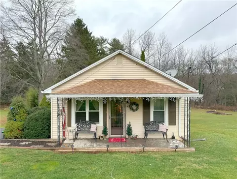 45 Bock Ln, Baden, PA 15005