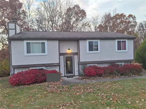 208 Kilbirnie Dr, Coraopolis, PA 15108