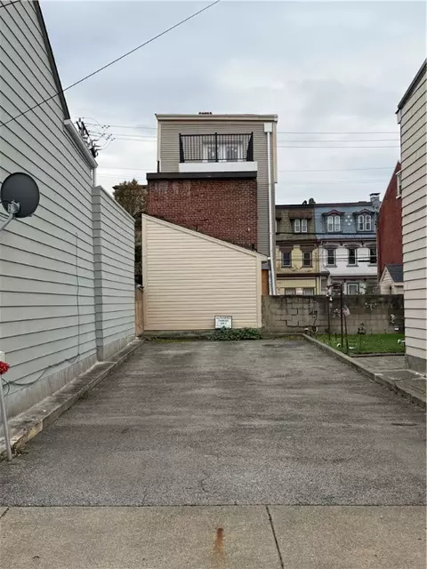 2510 Carey Way, Pittsburgh, PA 15203