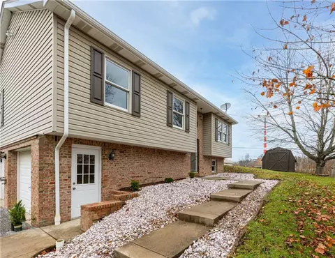 203 Charles St, Langeloth, PA 15054