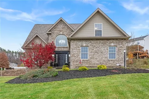 345 Fieldbrook Dr, Washington, PA 15301