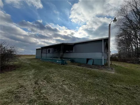 53 Mahan Dr, Punxsutawney, PA 15767