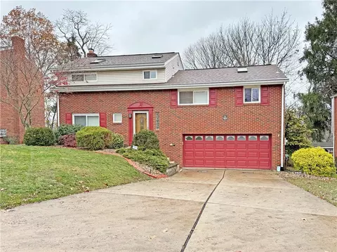 6849 Ridgevue Dr, Pittsburgh, PA 15236