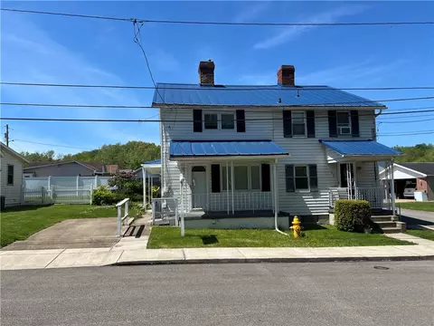 53 Sycamore St, Ellsworth, PA 15331
