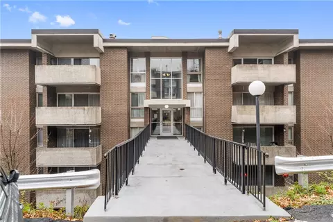 4108 Charlemagne Cir #315, Pittsburgh, PA 15237
