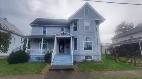 411 W 2nd Ave, Derry, PA 15627