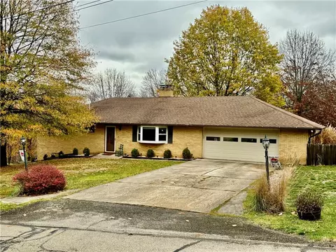 220 Helen St, Washington, PA 15301