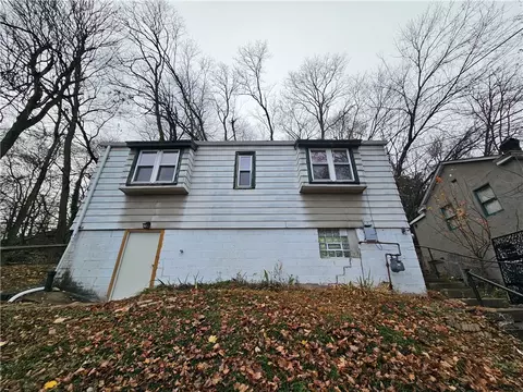 15 Prospect St, Etna, PA 15223