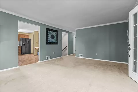 Living - 1365 Venetia Rd, Eighty Four, PA 15330 photo 3 of 4