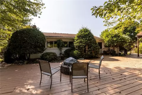 Exterior - 1365 Venetia Rd, Eighty Four, PA 15330 photo 7 of 11