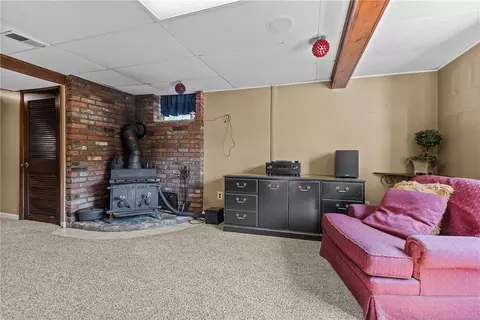 Living - 1365 Venetia Rd, Eighty Four, PA 15330 photo 4 of 4