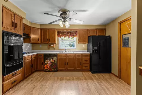 Kitchen - 1365 Venetia Rd, Eighty Four, PA 15330 photo 2 of 4