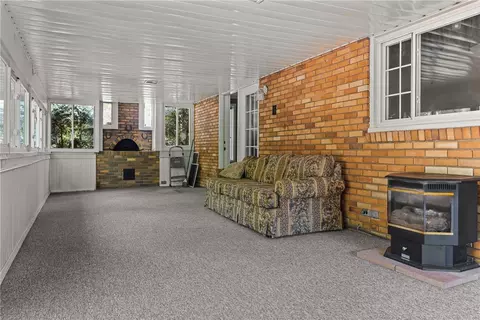 Exterior - 1365 Venetia Rd, Eighty Four, PA 15330 photo 3 of 11