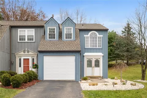 1 Monmouth Dr, Cranberry Township, PA 16066