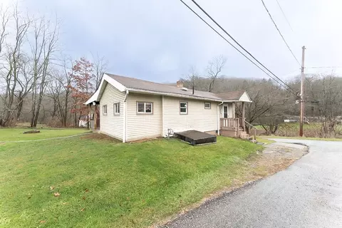 427 Lakeview Dr, New Brighton, PA 15066