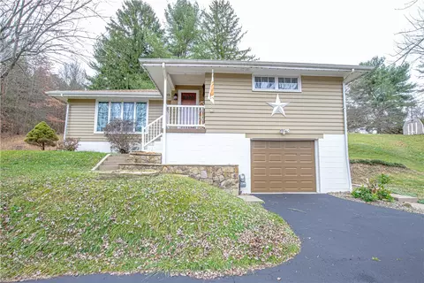 26 Old Pittsburgh Ln, Smock, PA 15480