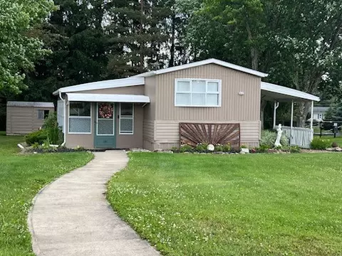 1501 Lee Ln, Grove City, PA 16127