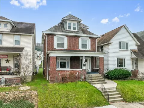 419 Wayne Ave, Ellwood City, PA 16117