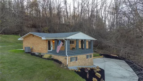26 Brookside Dr, Mcdonald, PA 15057