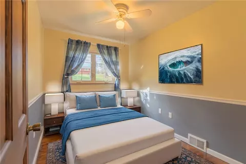 Bedroom - 101 Marshall Dr, Coraopolis, PA 15108 photo 2 of 2