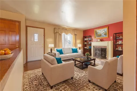 Living - 101 Marshall Dr, Coraopolis, PA 15108 photo 1 of 1