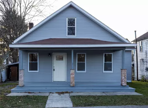169 Salem St, Saint Petersburg, PA 16054