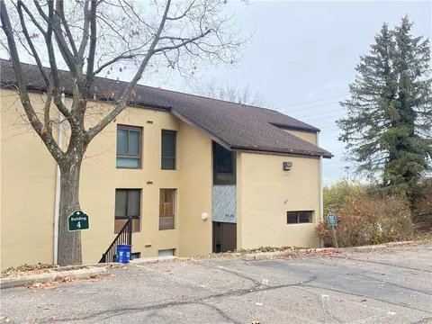 2034 Swallow Hill Rd #425, Pittsburgh, PA 15220