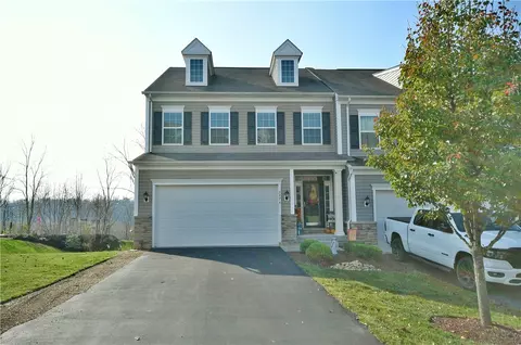 2274 Flint Dr, Washington, PA 15301
