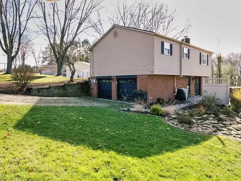 Exterior - 514 Reuschell Dr, Apollo, PA 15613 photo 3 of 14
