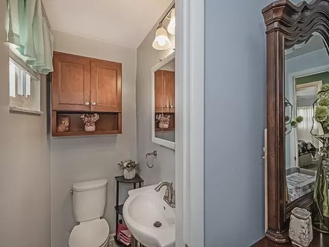 Bath - 514 Reuschell Dr, Apollo, PA 15613 photo 5 of 5
