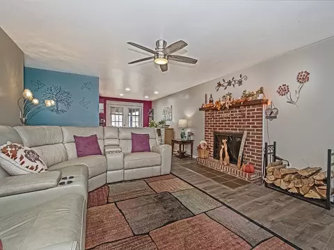 Living - 514 Reuschell Dr, Apollo, PA 15613 photo 1 of 3