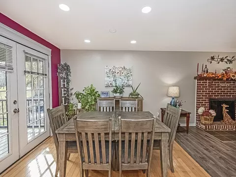 Dining - 514 Reuschell Dr, Apollo, PA 15613 photo 3 of 3