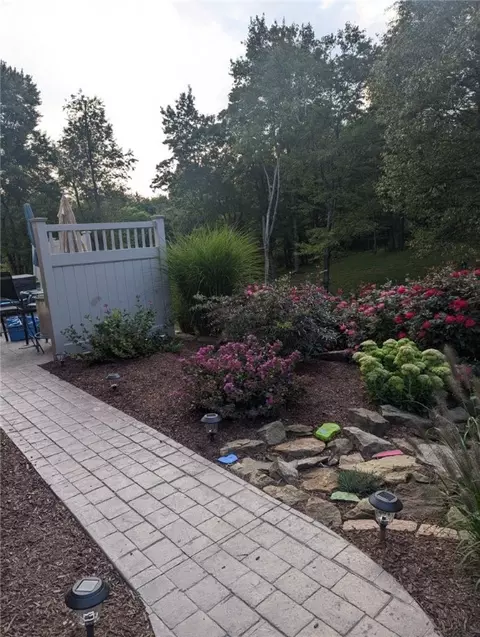Exterior - 514 Reuschell Dr, Apollo, PA 15613 photo 7 of 14