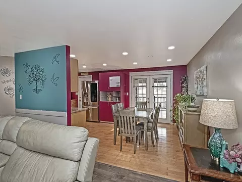 Dining - 514 Reuschell Dr, Apollo, PA 15613 photo 1 of 3