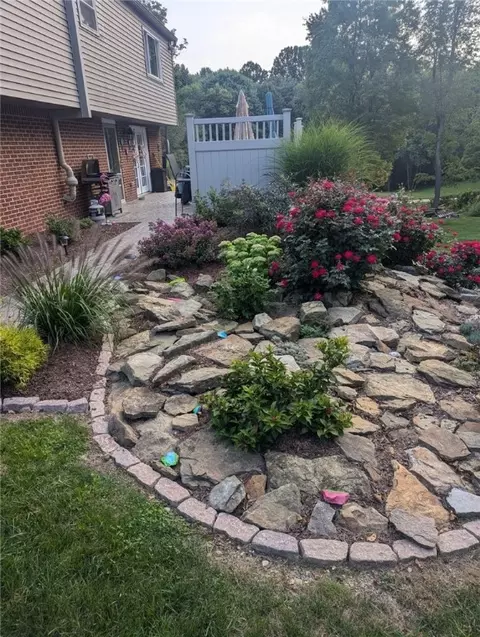 Exterior - 514 Reuschell Dr, Apollo, PA 15613 photo 6 of 14