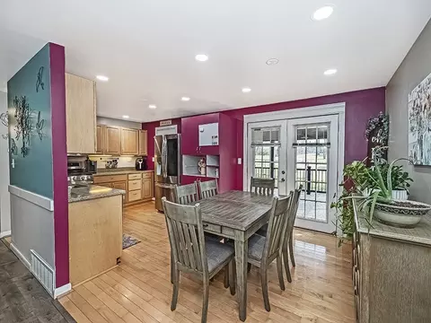 Dining - 514 Reuschell Dr, Apollo, PA 15613 photo 2 of 3