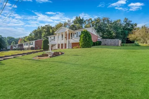 5805 Schell Cir, Aliquippa, PA 15001