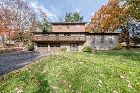 3006 Park Forest Ln, Murrysville, PA 15668