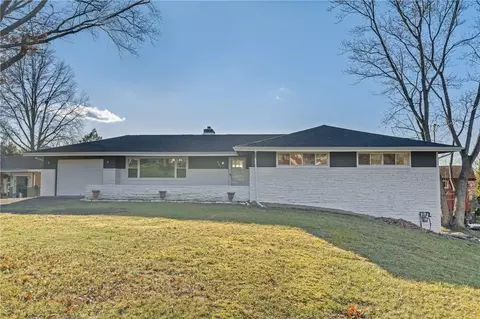 451 Blackberry Dr, Monroeville, PA 15146
